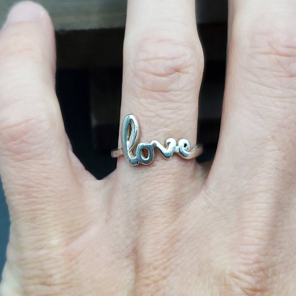Size 7.75 Sterling Silver Cursive Love Word Band Ring - Picture 1 of 5